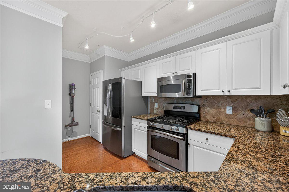WESTCHESTER AT STRATFORD - Residential