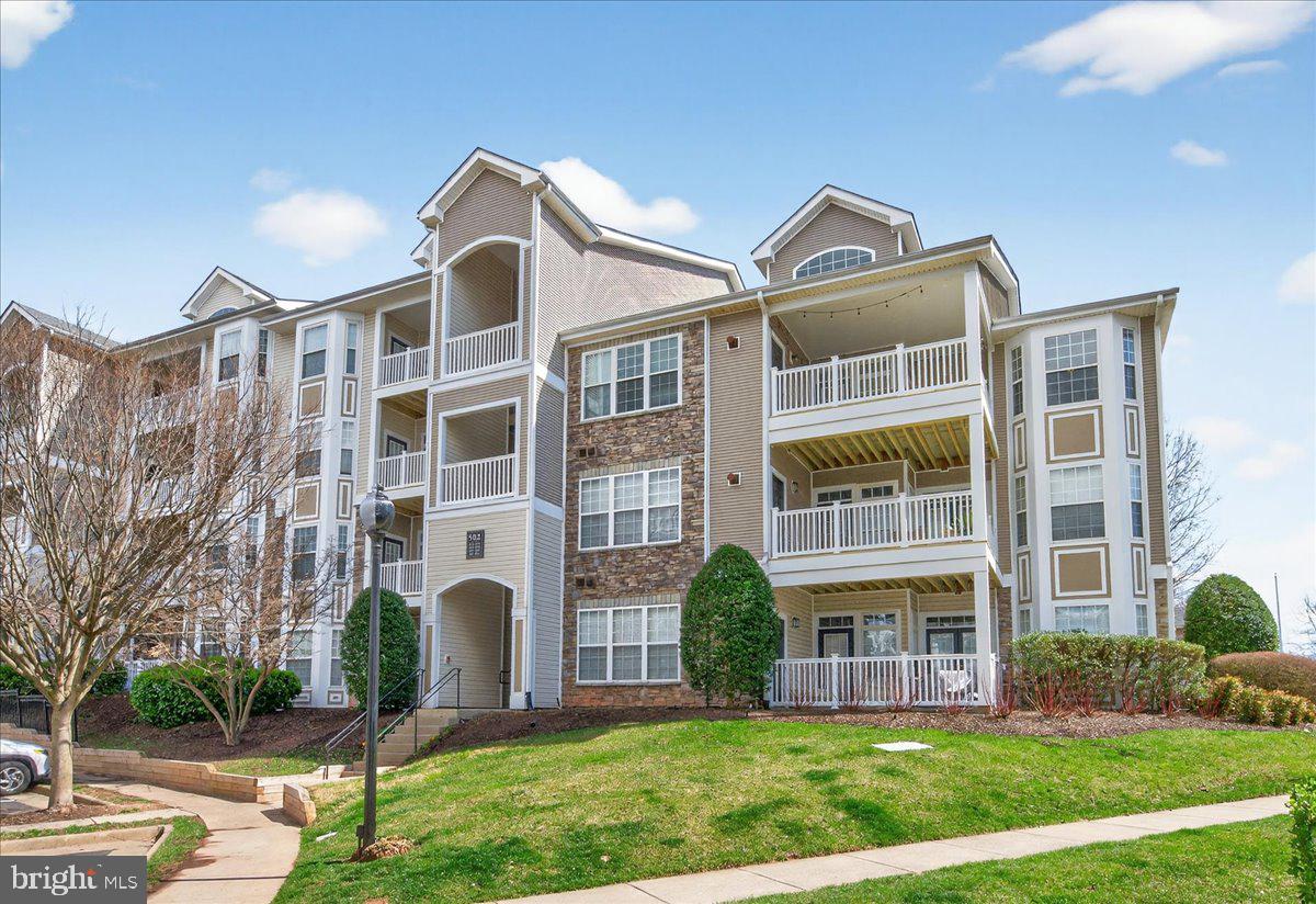 WESTCHESTER AT STRATFORD - Residential