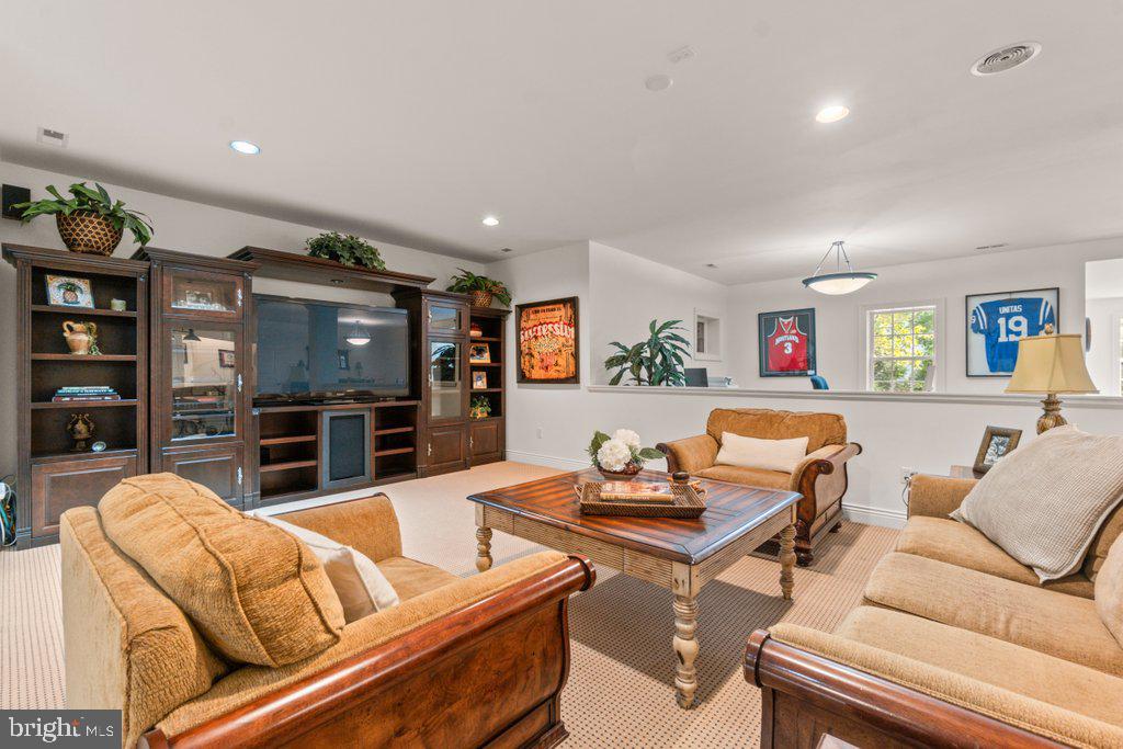 CHESTNUT WOODS - Residential