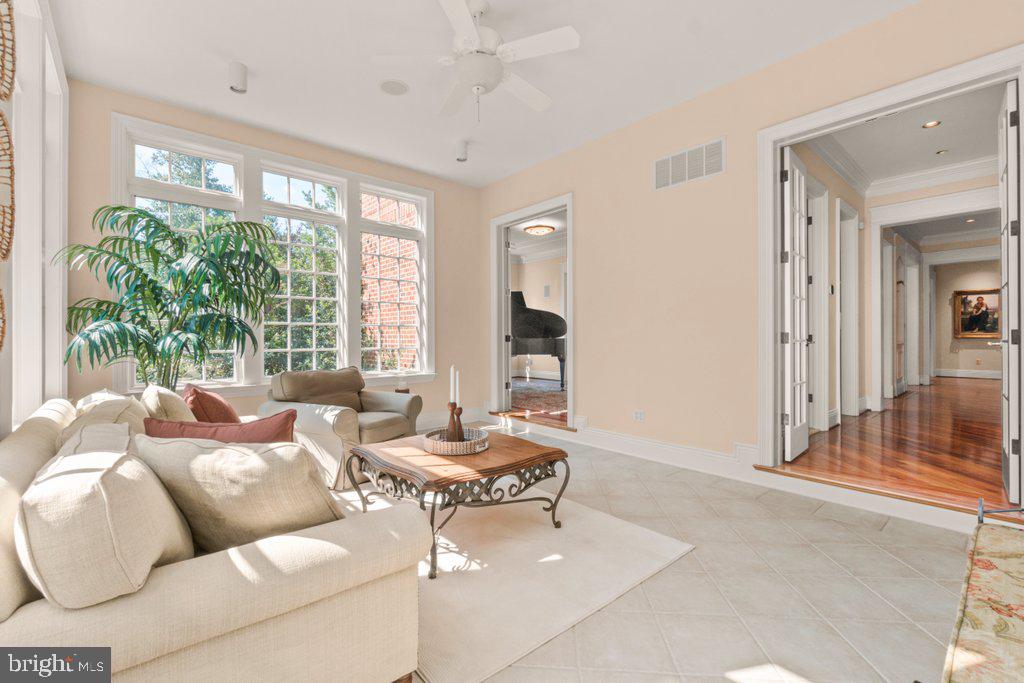 CHESTNUT WOODS - Residential