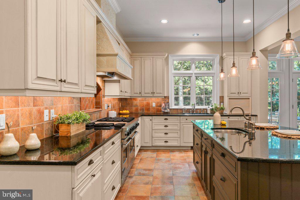 CHESTNUT WOODS - Residential