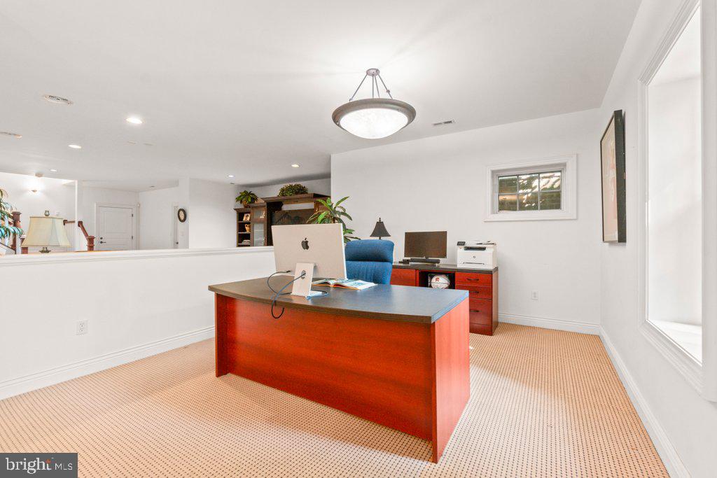 CHESTNUT WOODS - Residential