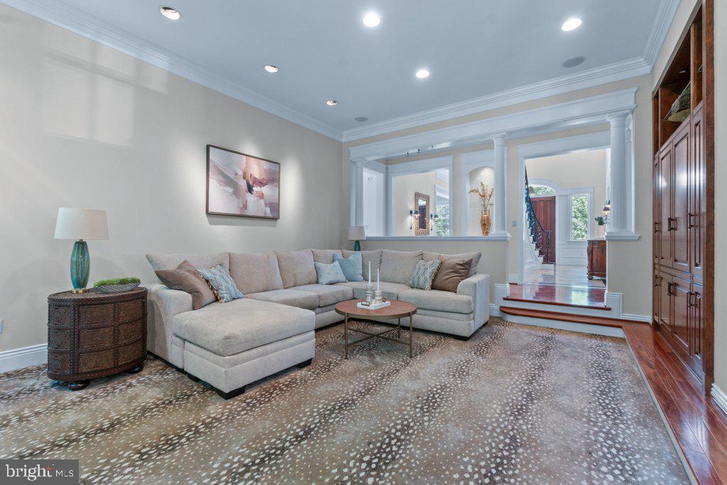 CHESTNUT WOODS - Residential