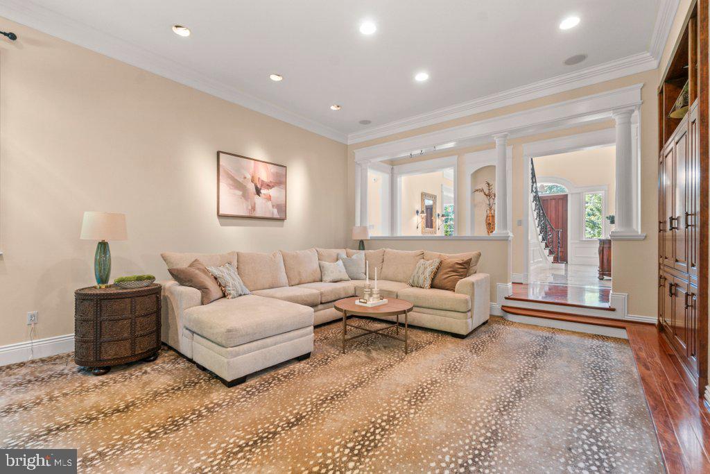 CHESTNUT WOODS - Residential