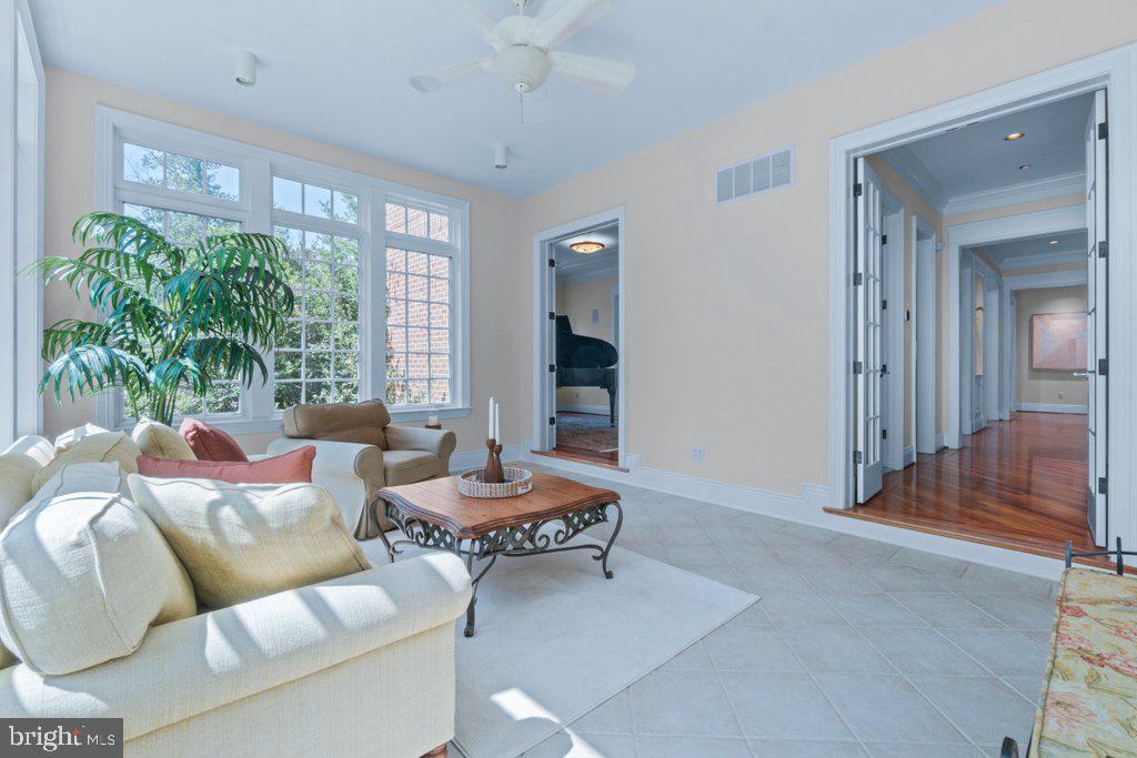 CHESTNUT WOODS - Residential