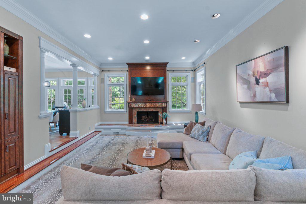 CHESTNUT WOODS - Residential