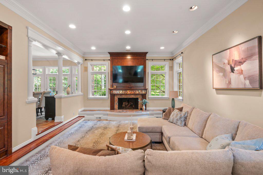 CHESTNUT WOODS - Residential