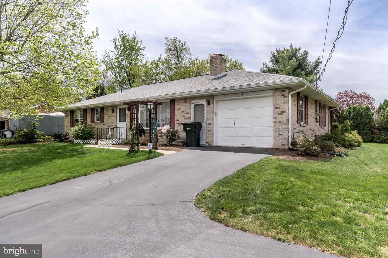 Well maintained all brick ranch home conveniently located close to Boiling Springs yet right around the corner to shopping, restaurants, medical facilities, & major travel routes. This solid home features 3 nice bedrooms & 2 full baths, updated kitchen, formal dining room, & large finished family room downstairs w/ woodstove. Oversized 1 car garage, quiet rear patio, and mature landscaping are featured outside the home.