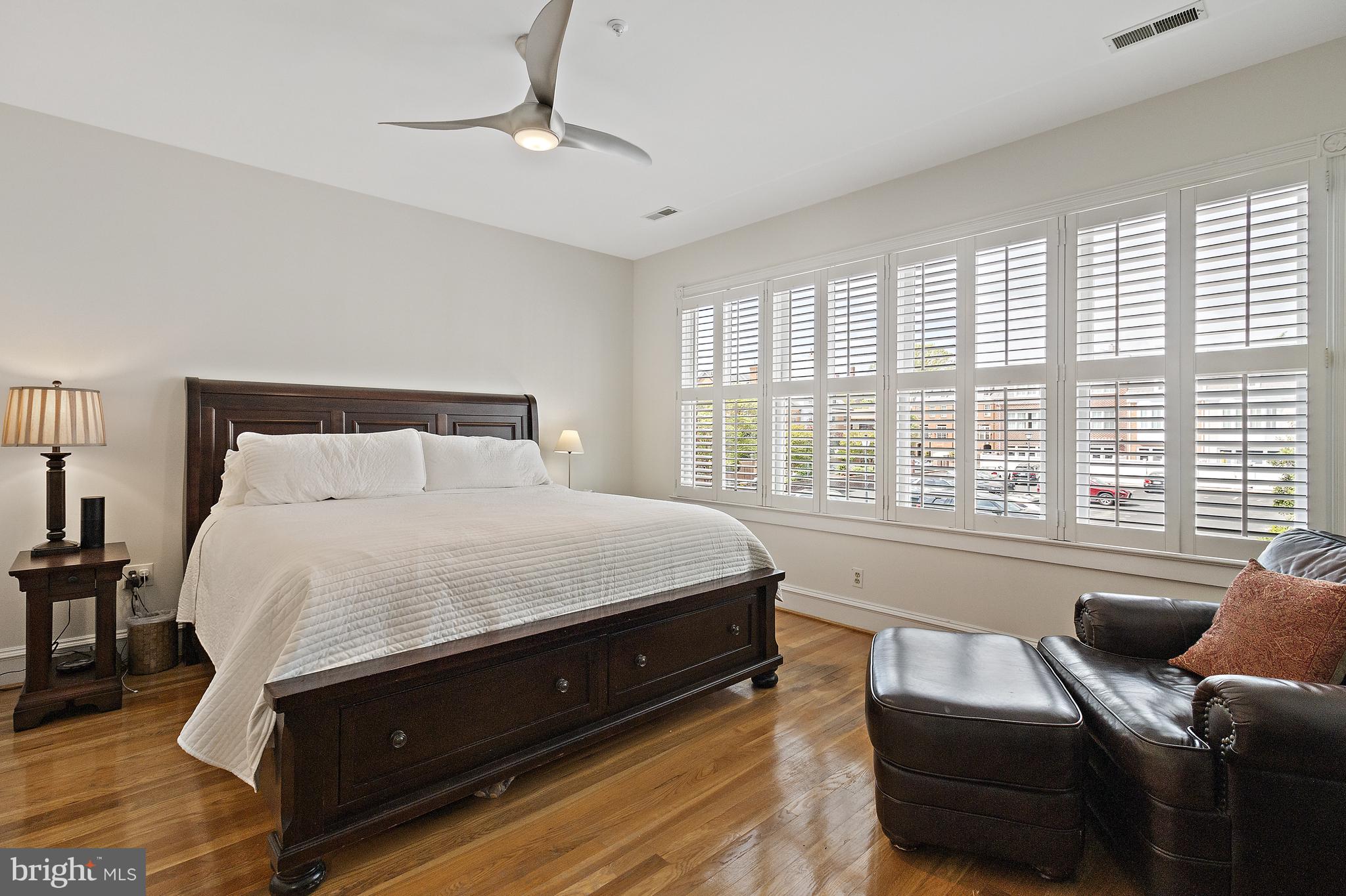QUEENS ROW - Residential
