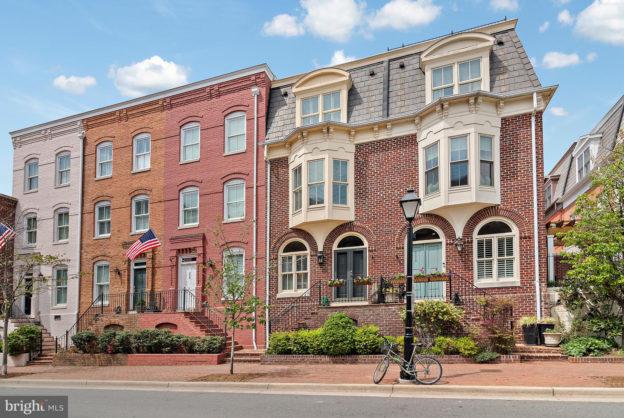 QUEENS ROW - Residential