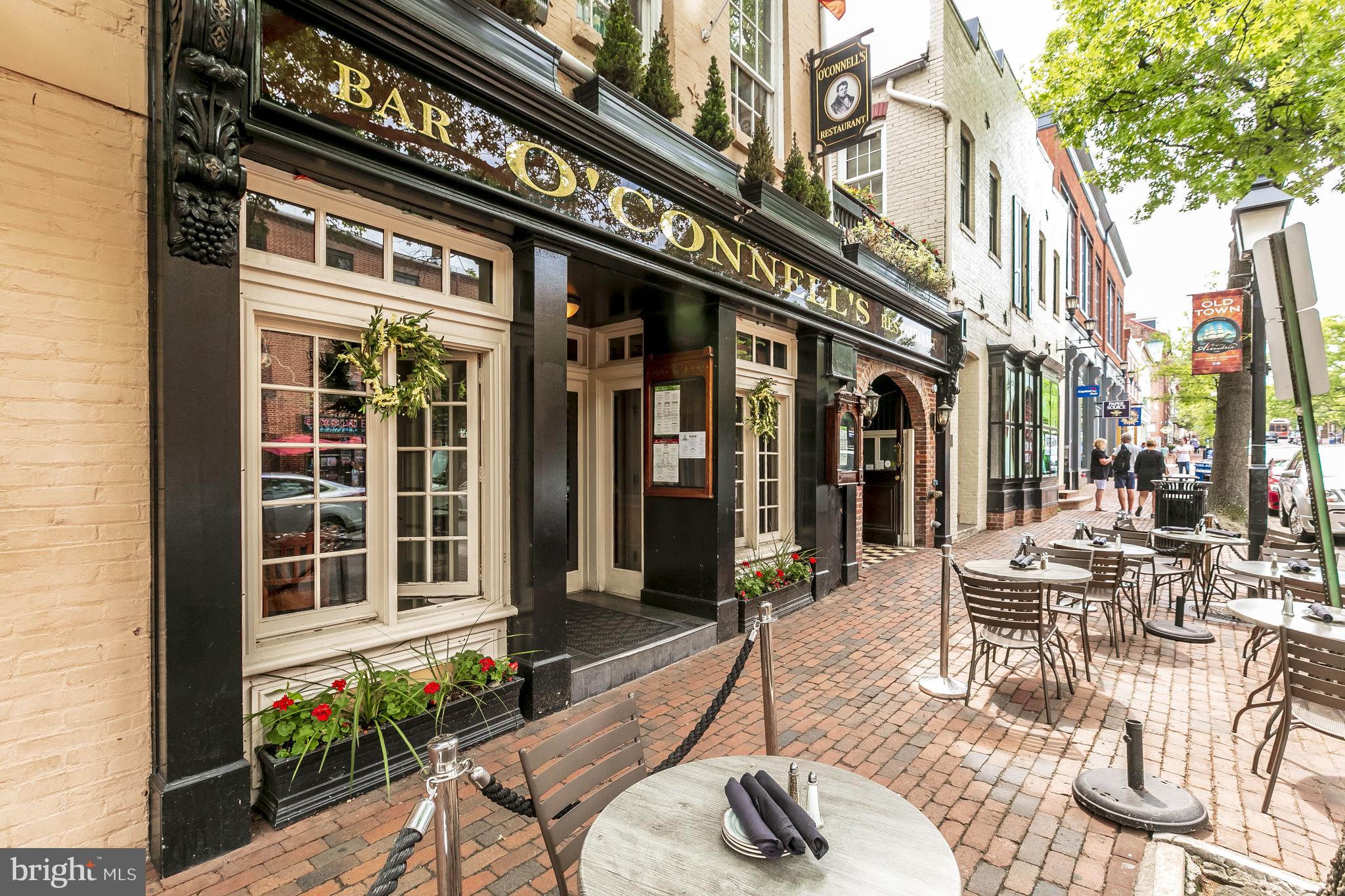 QUEENS ROW - Residential
