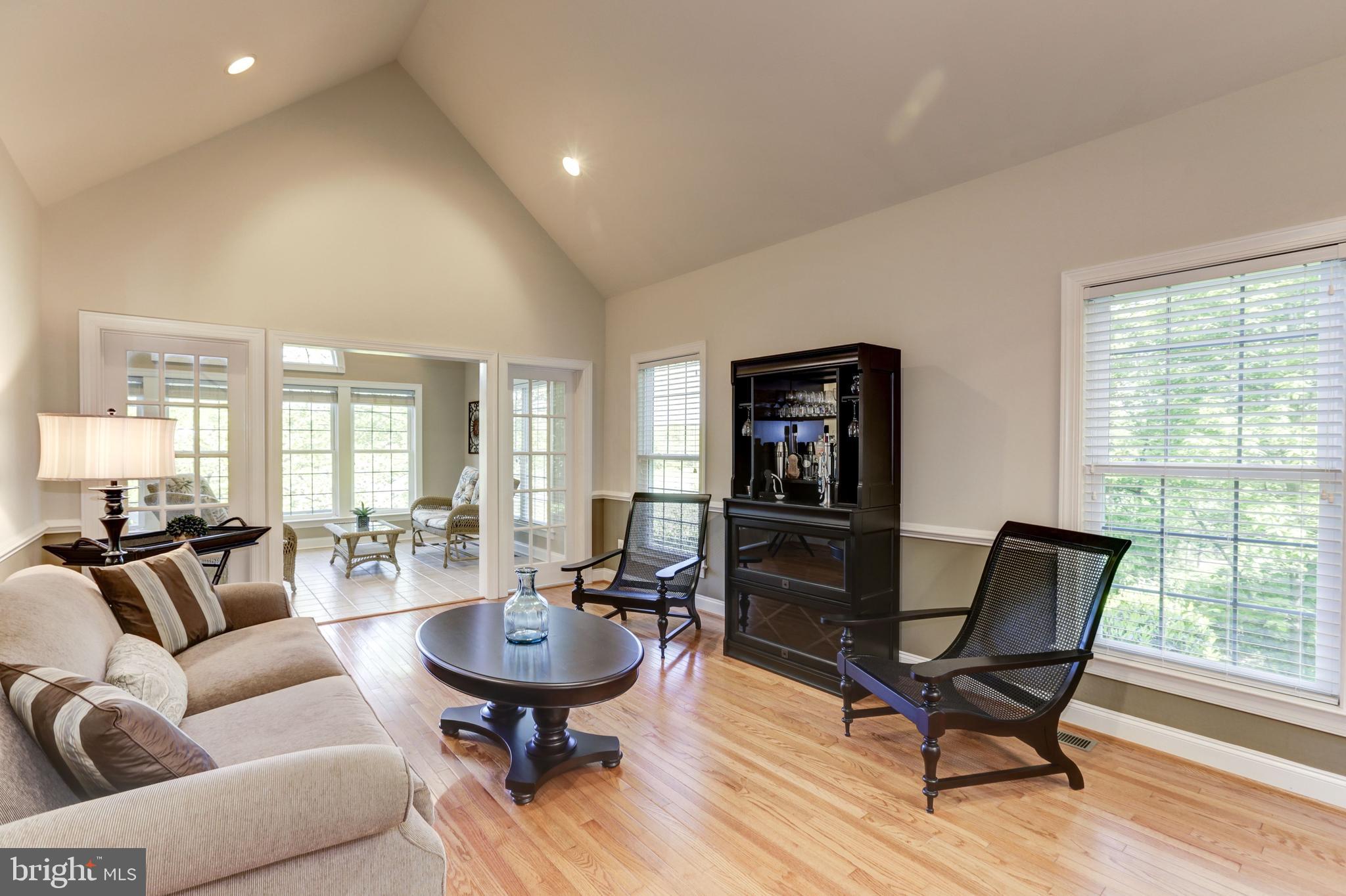 SOUTH RIDING - Residential