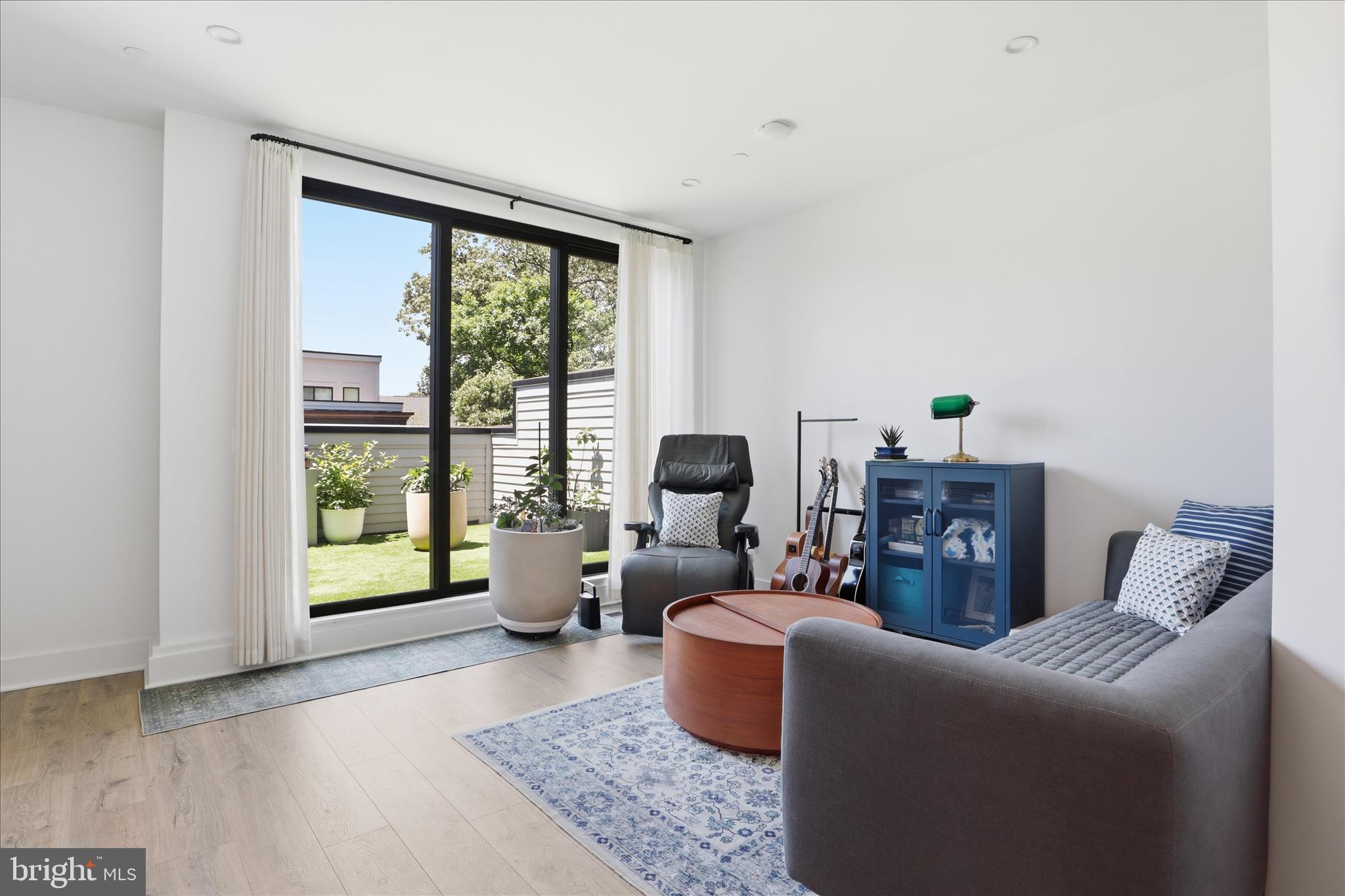 TYSONS RIDGE - Residential
