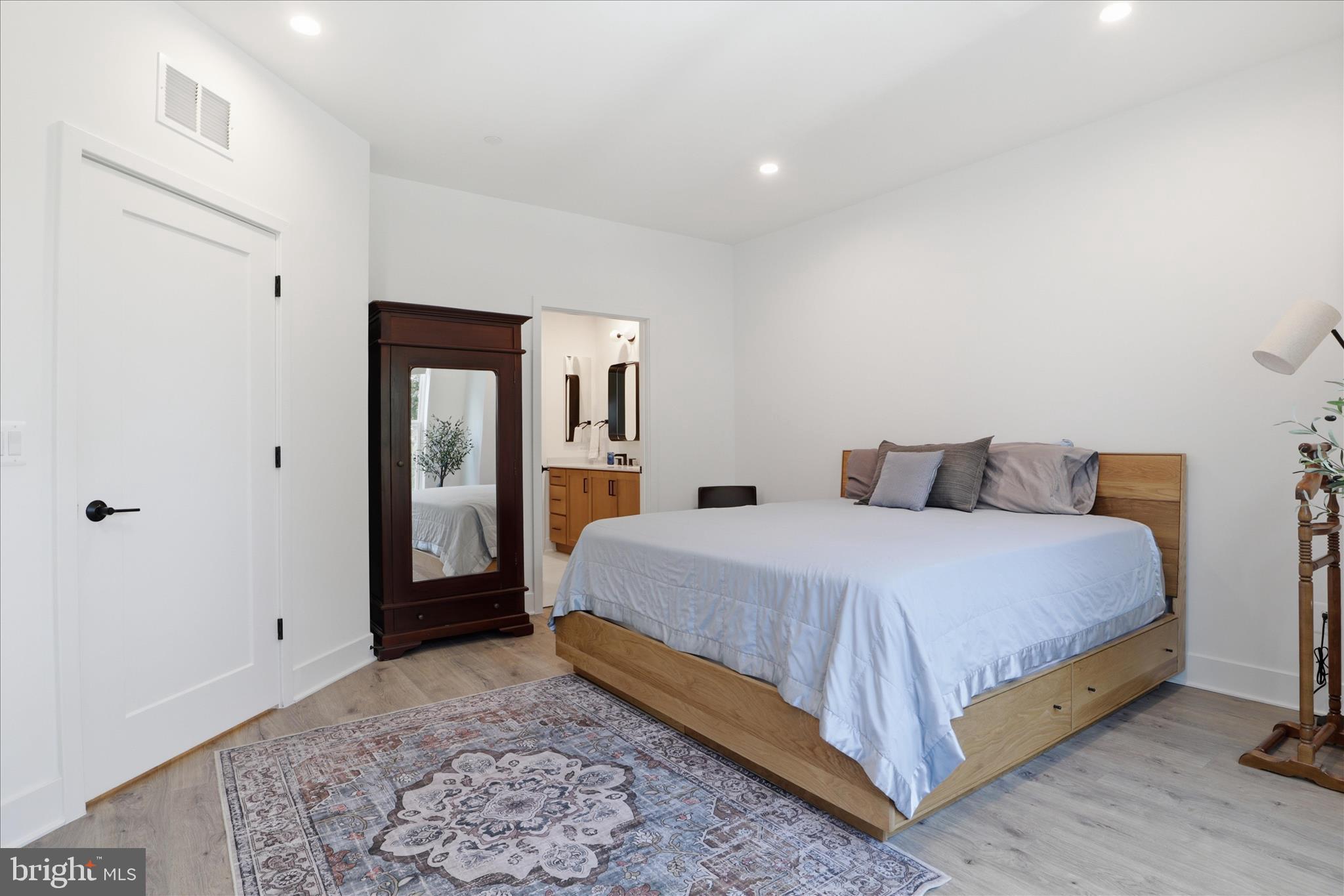 TYSONS RIDGE - Residential