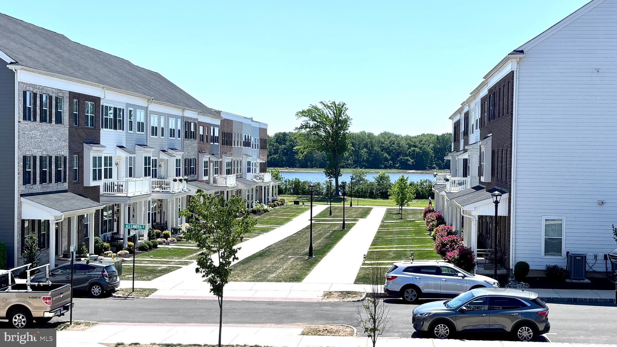 WATERSIDE - Residential