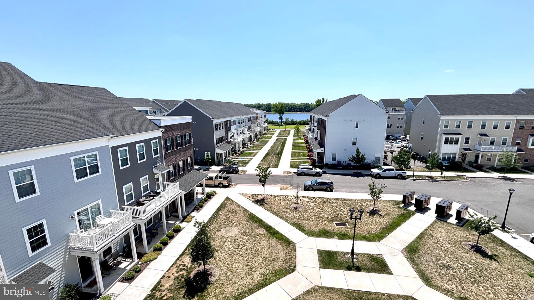 WATERSIDE - Residential