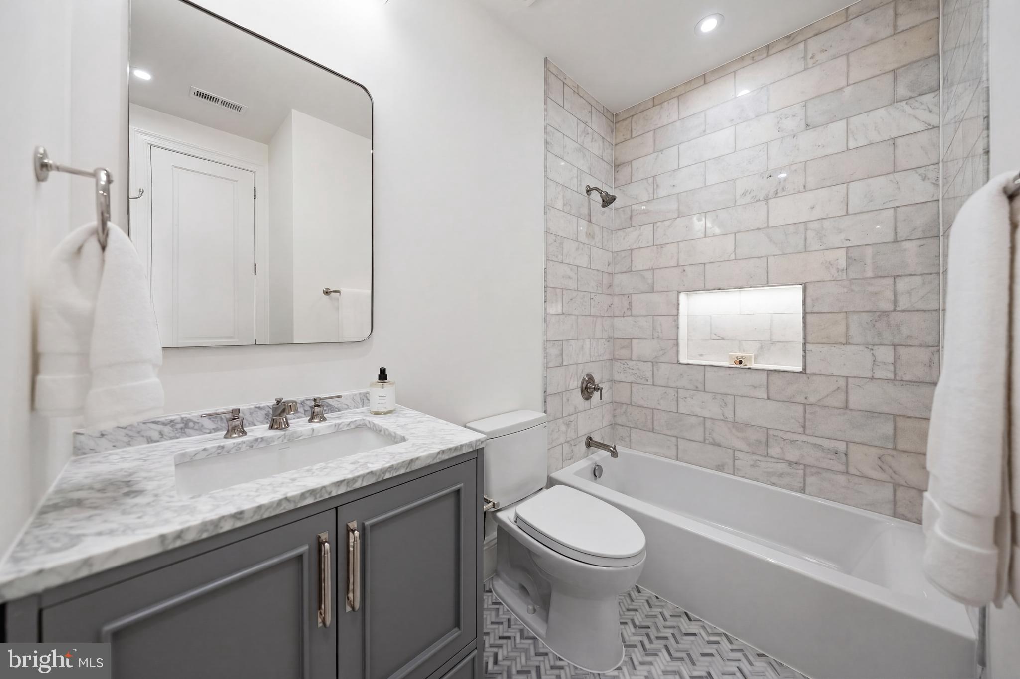 DUPONT CIRCLE - Residential