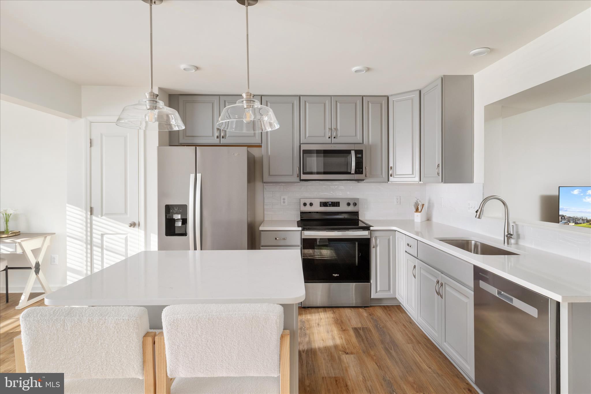 OVERLOOK AT RIVERSIDE TOWNHOMES - Residential