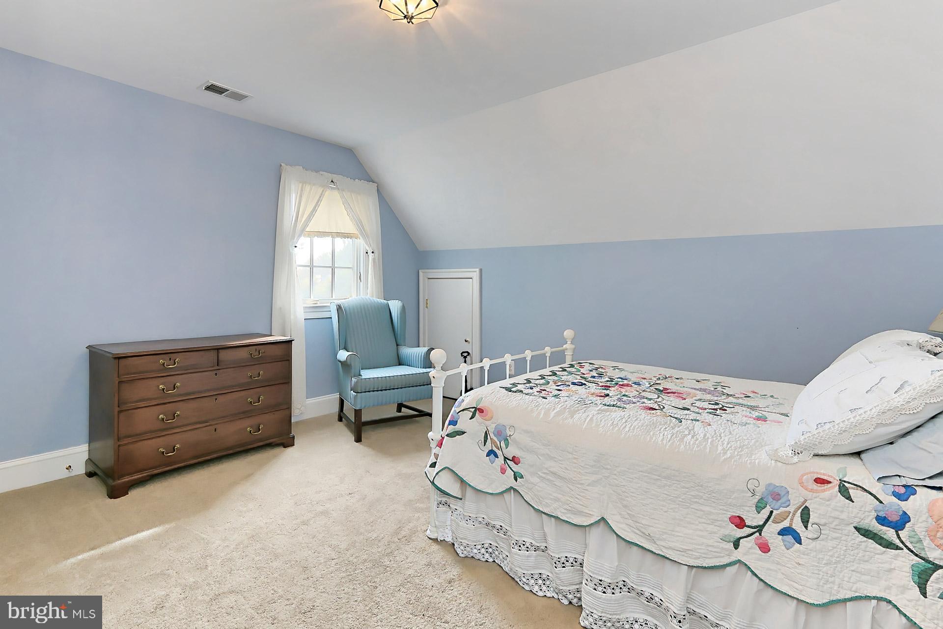 JEFFERSON RUN MANOR - Residential