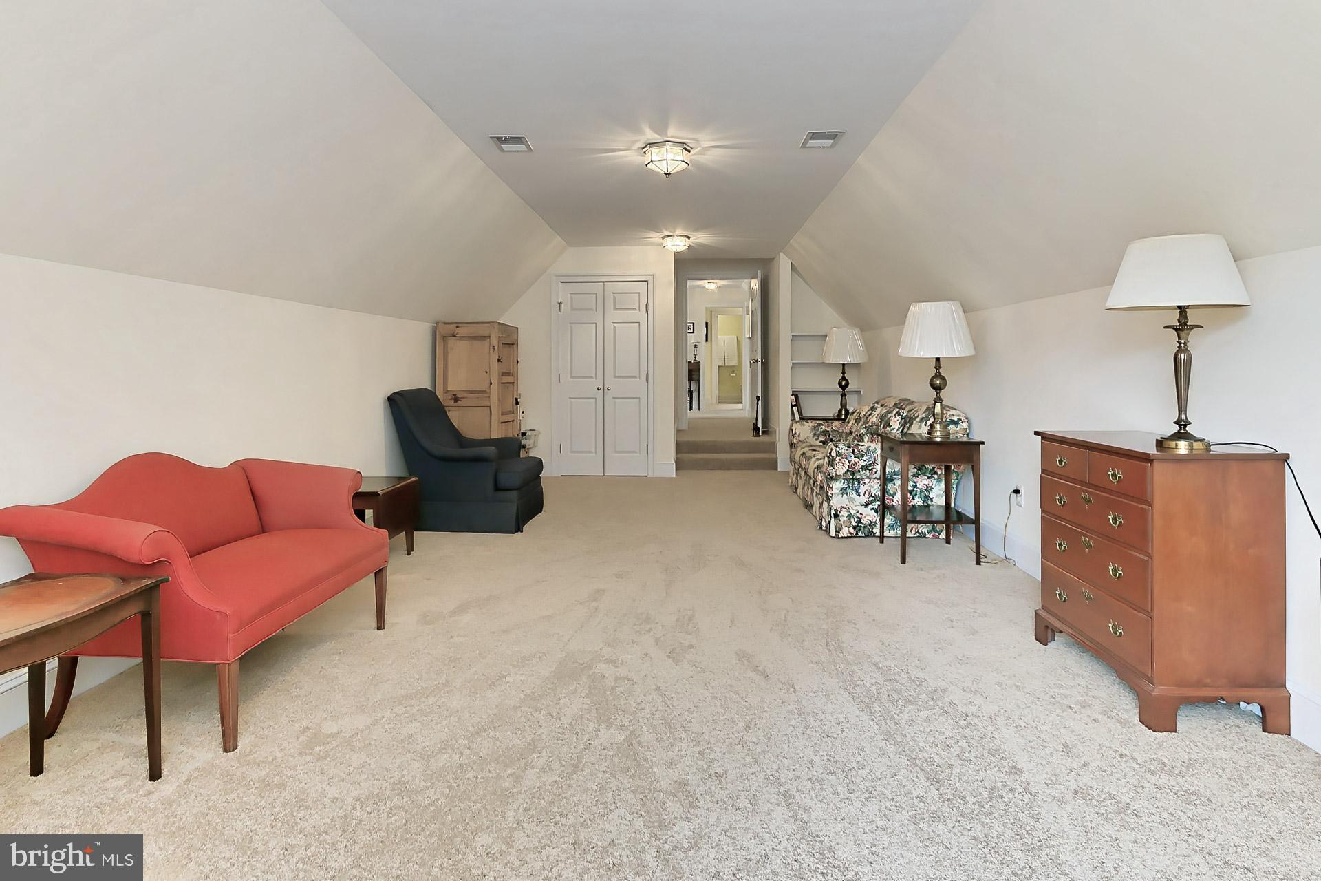 JEFFERSON RUN MANOR - Residential
