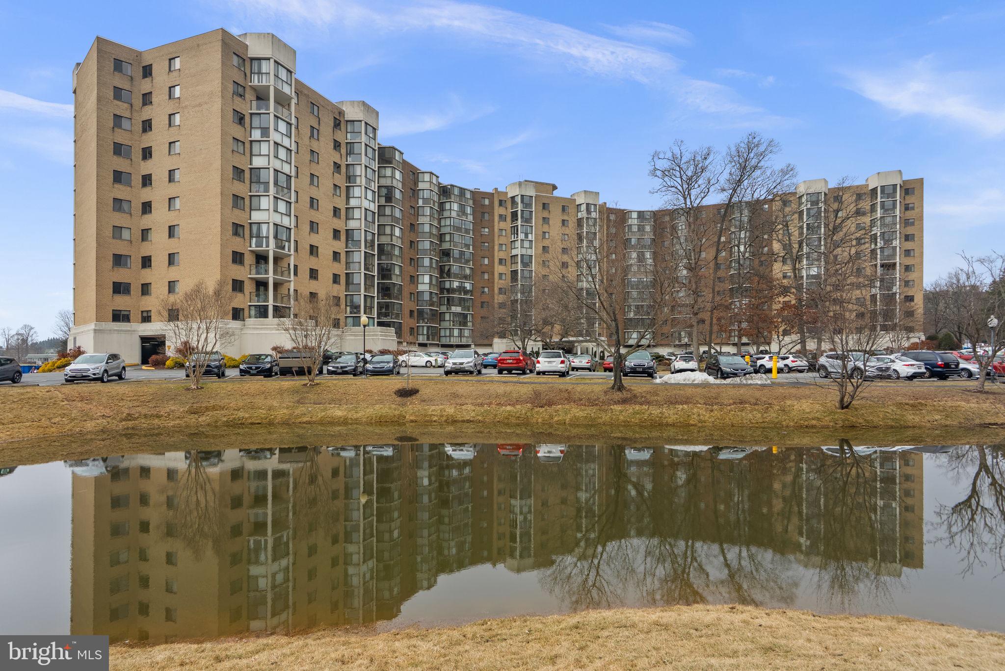 GREENS AT LEISURE WORLD - Residential