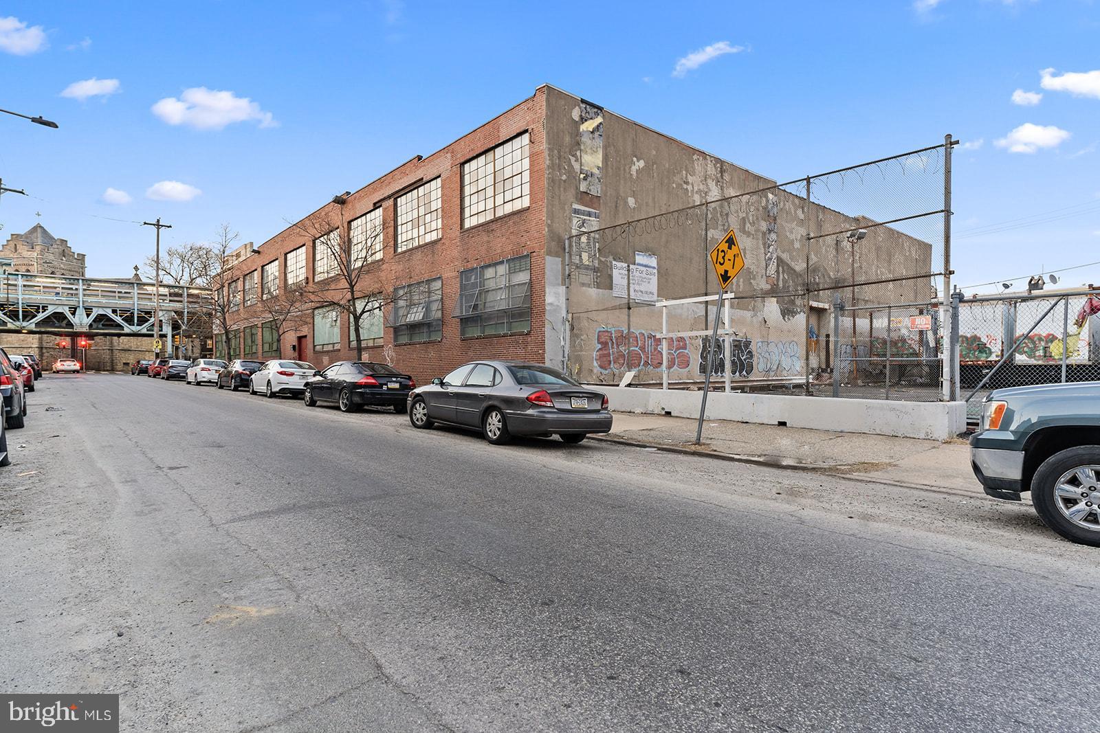 EAST KENSINGTON - Commercial Sale