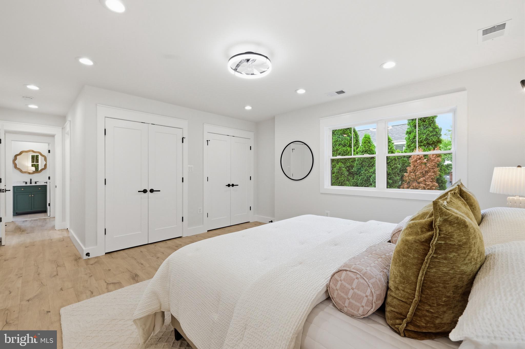 BOULEVARD MANOR - Residential