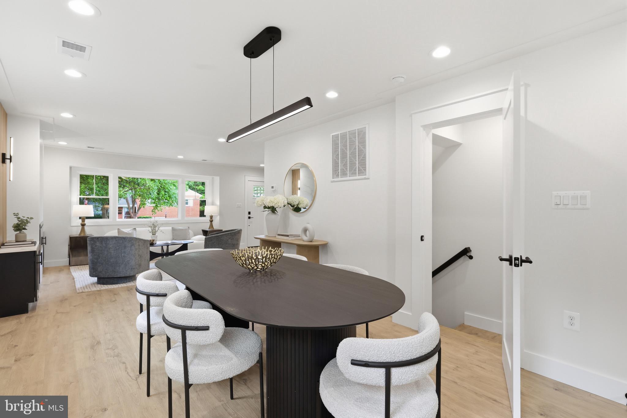 BOULEVARD MANOR - Residential