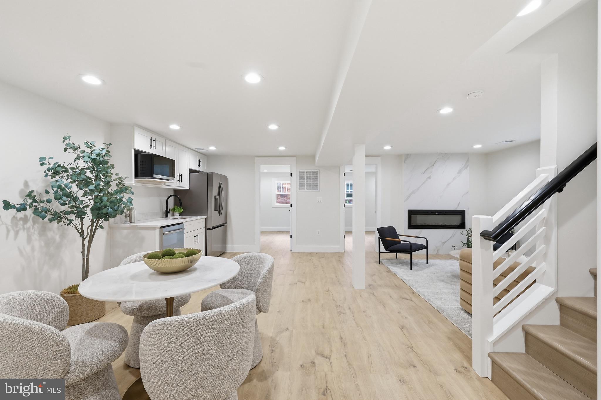 BOULEVARD MANOR - Residential