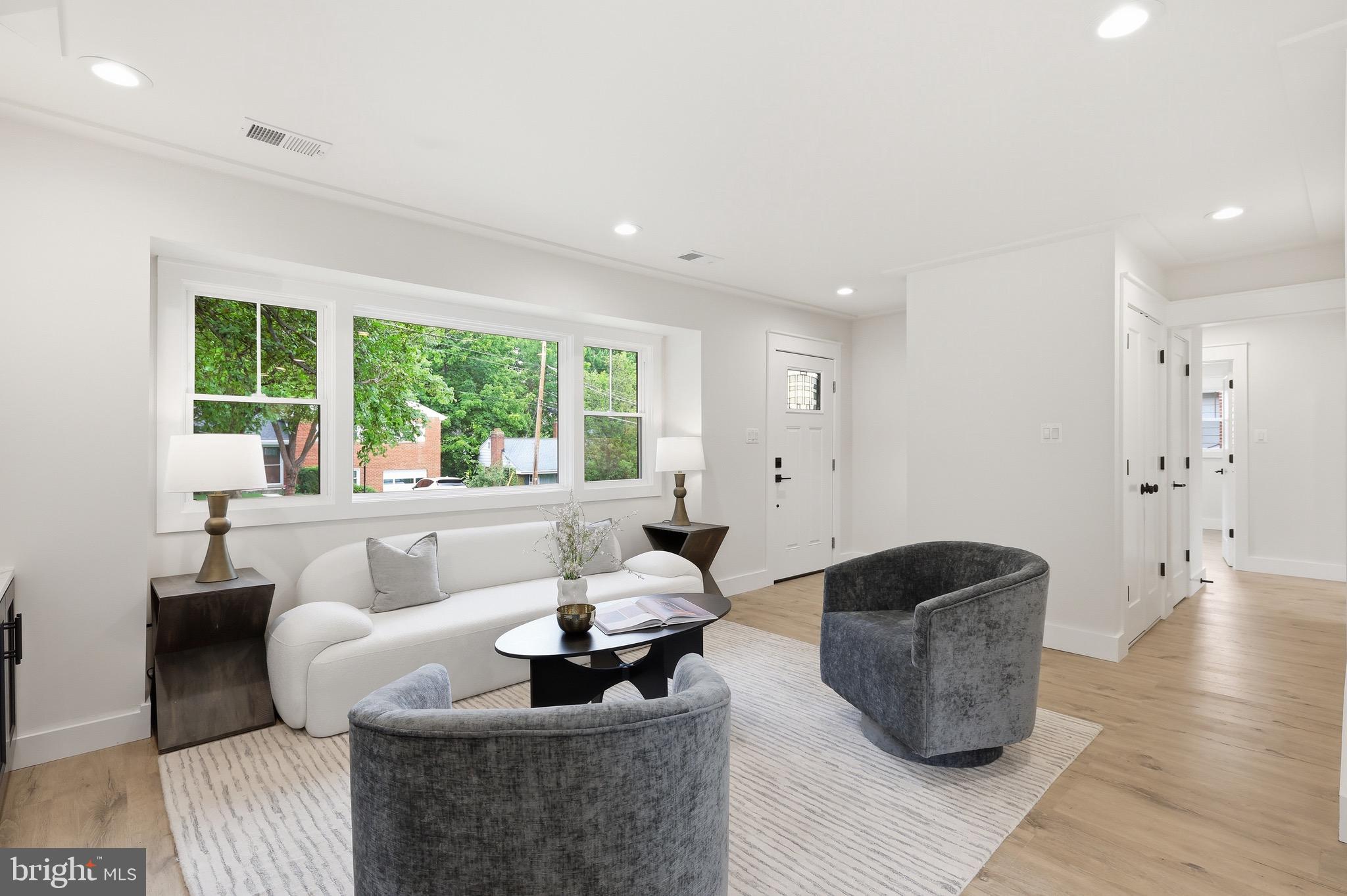 BOULEVARD MANOR - Residential