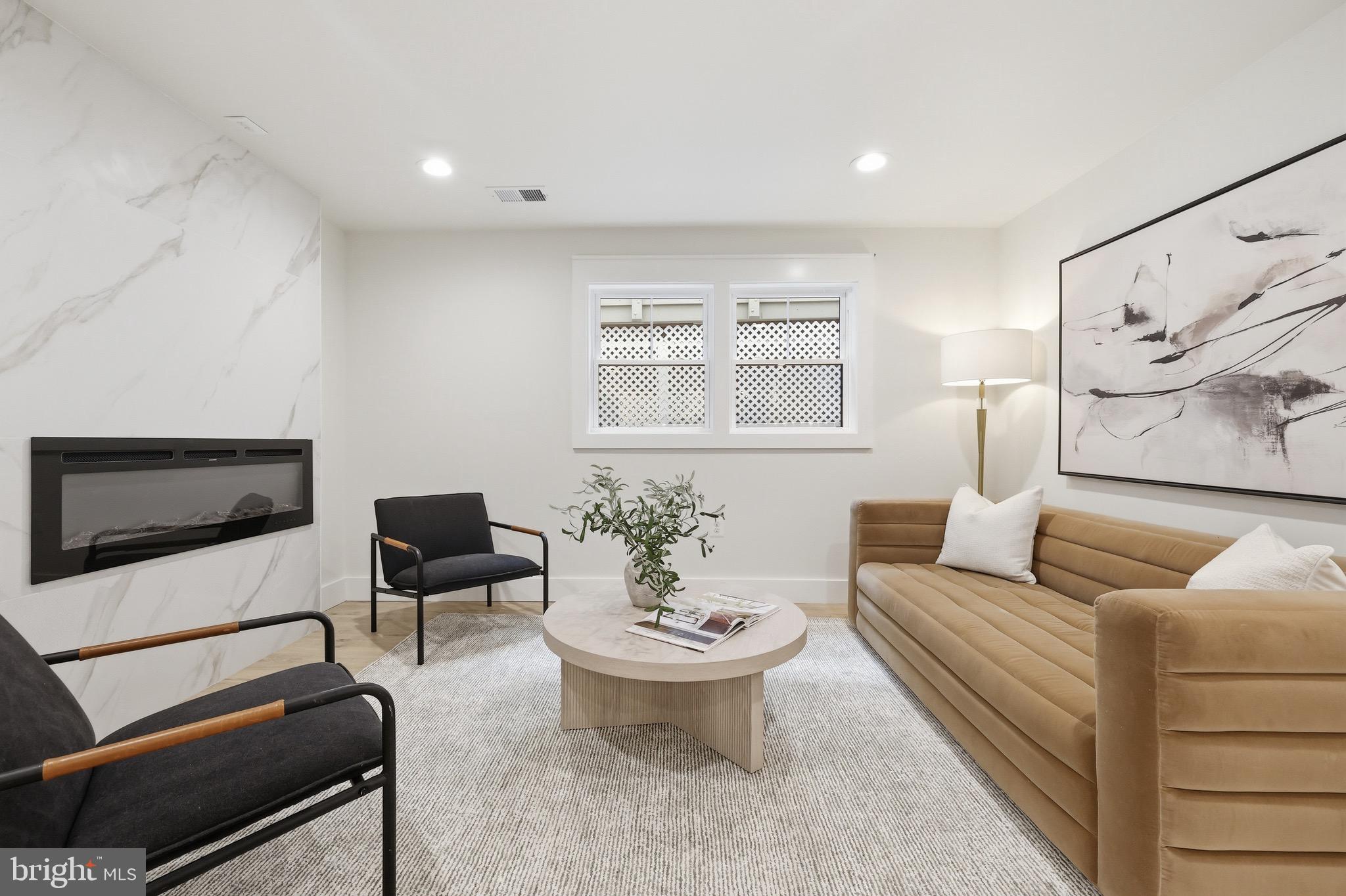 BOULEVARD MANOR - Residential