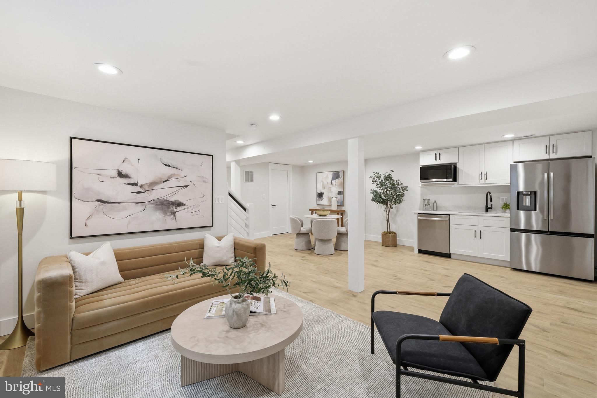 BOULEVARD MANOR - Residential