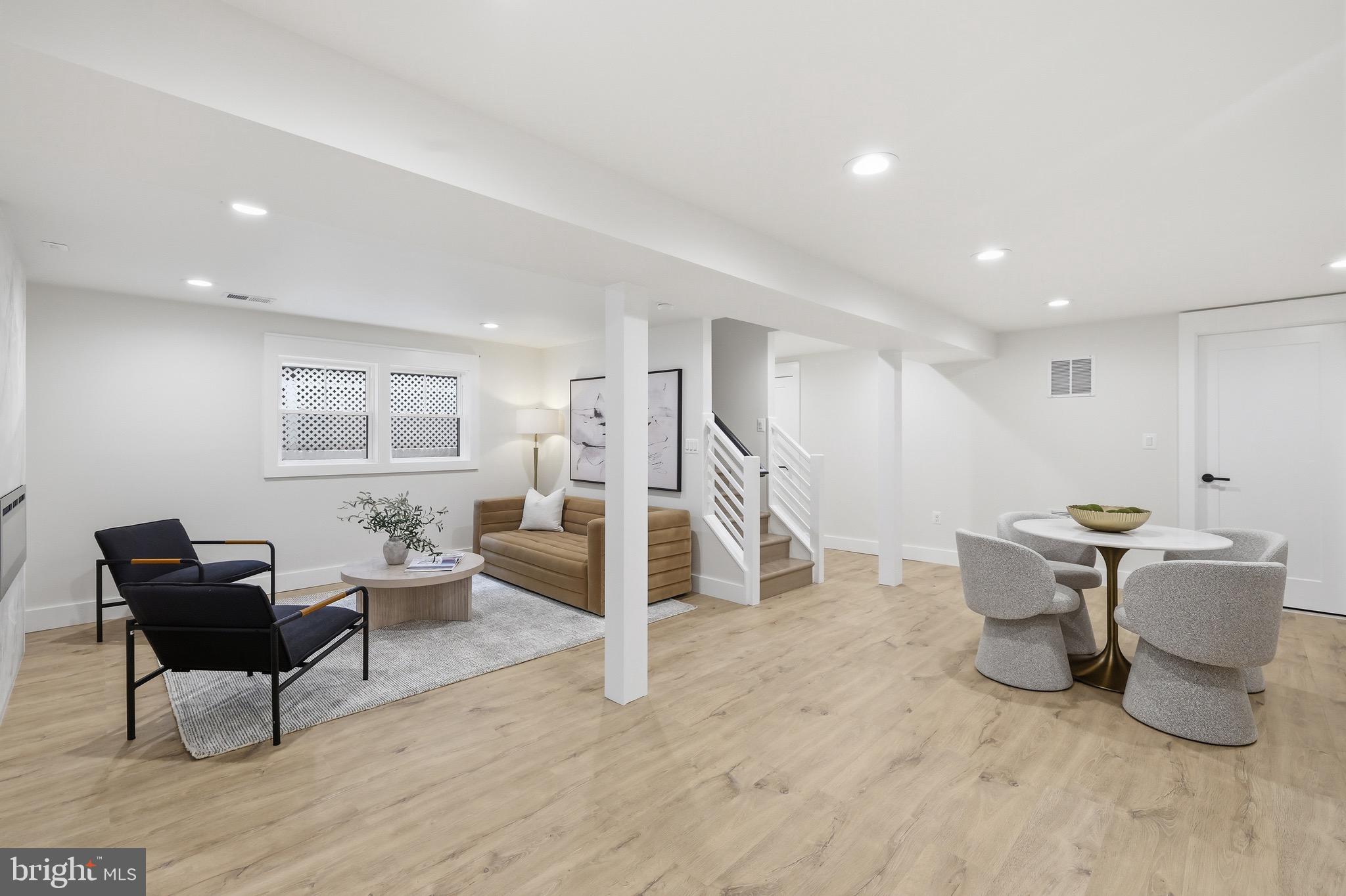 BOULEVARD MANOR - Residential