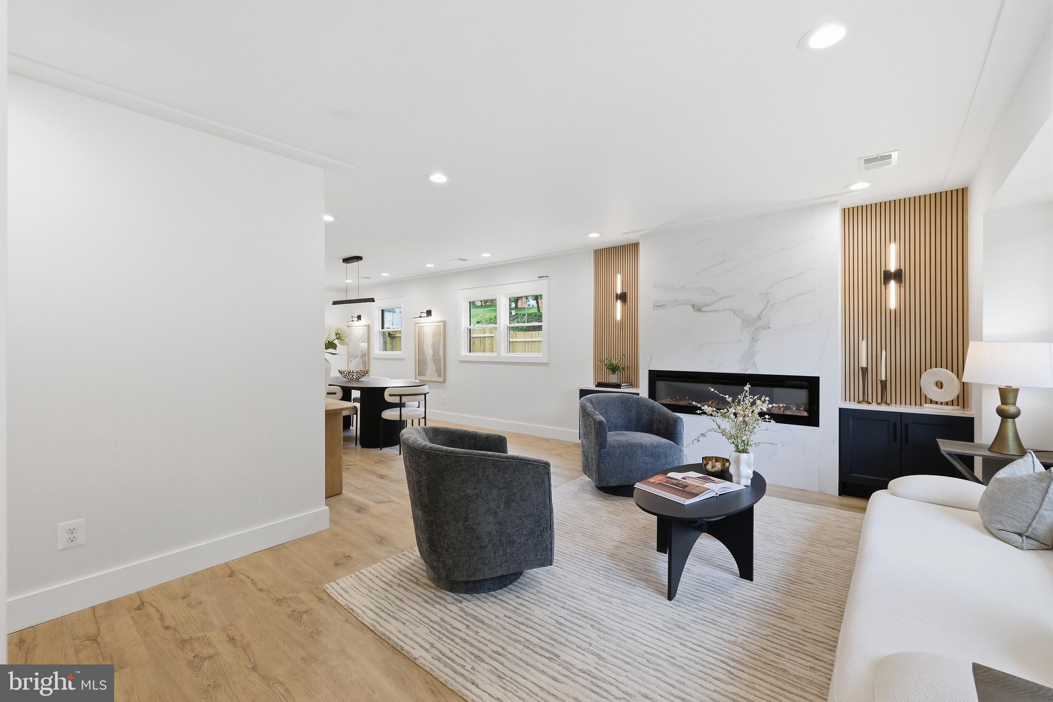 BOULEVARD MANOR - Residential