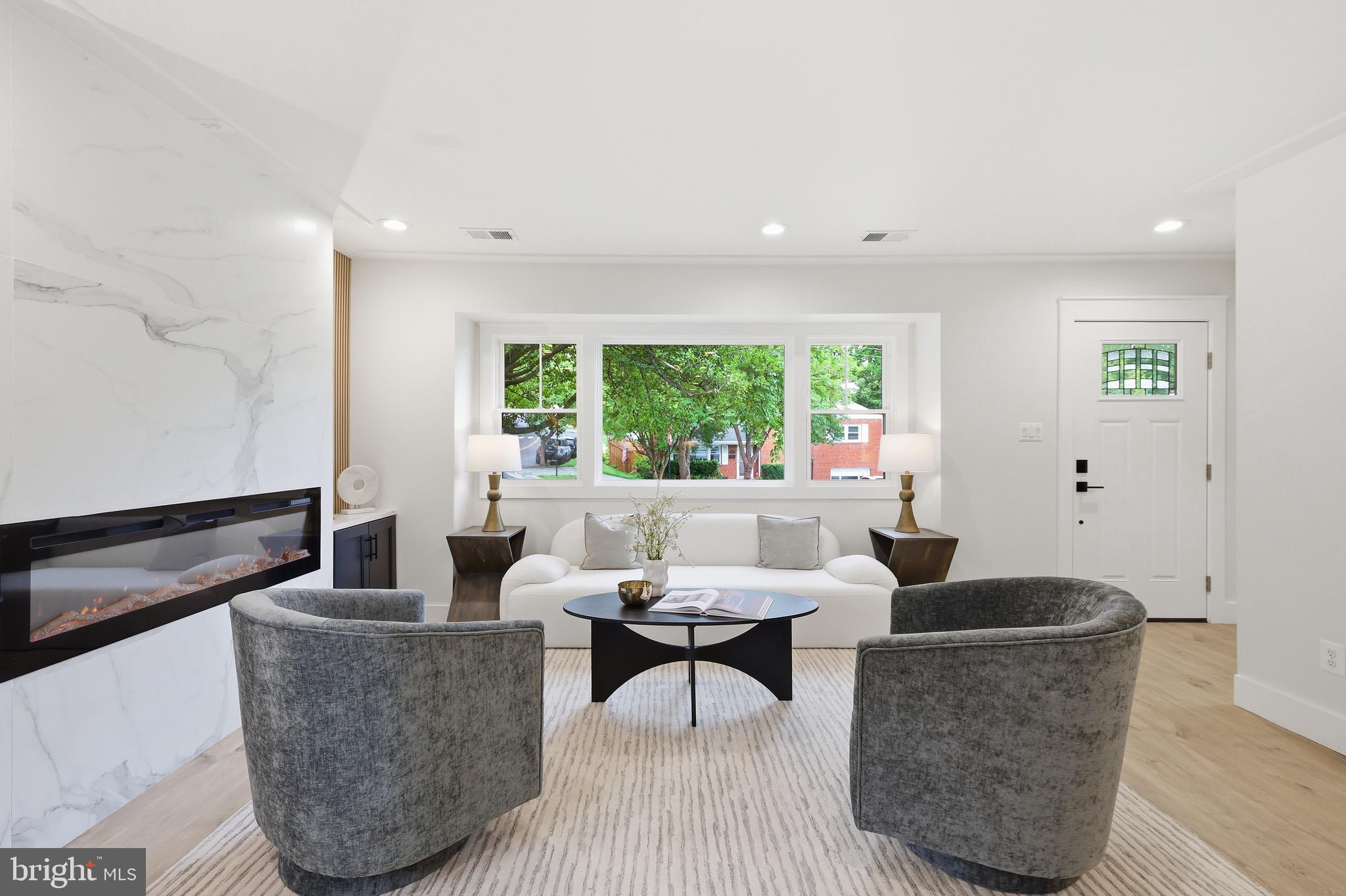 BOULEVARD MANOR - Residential