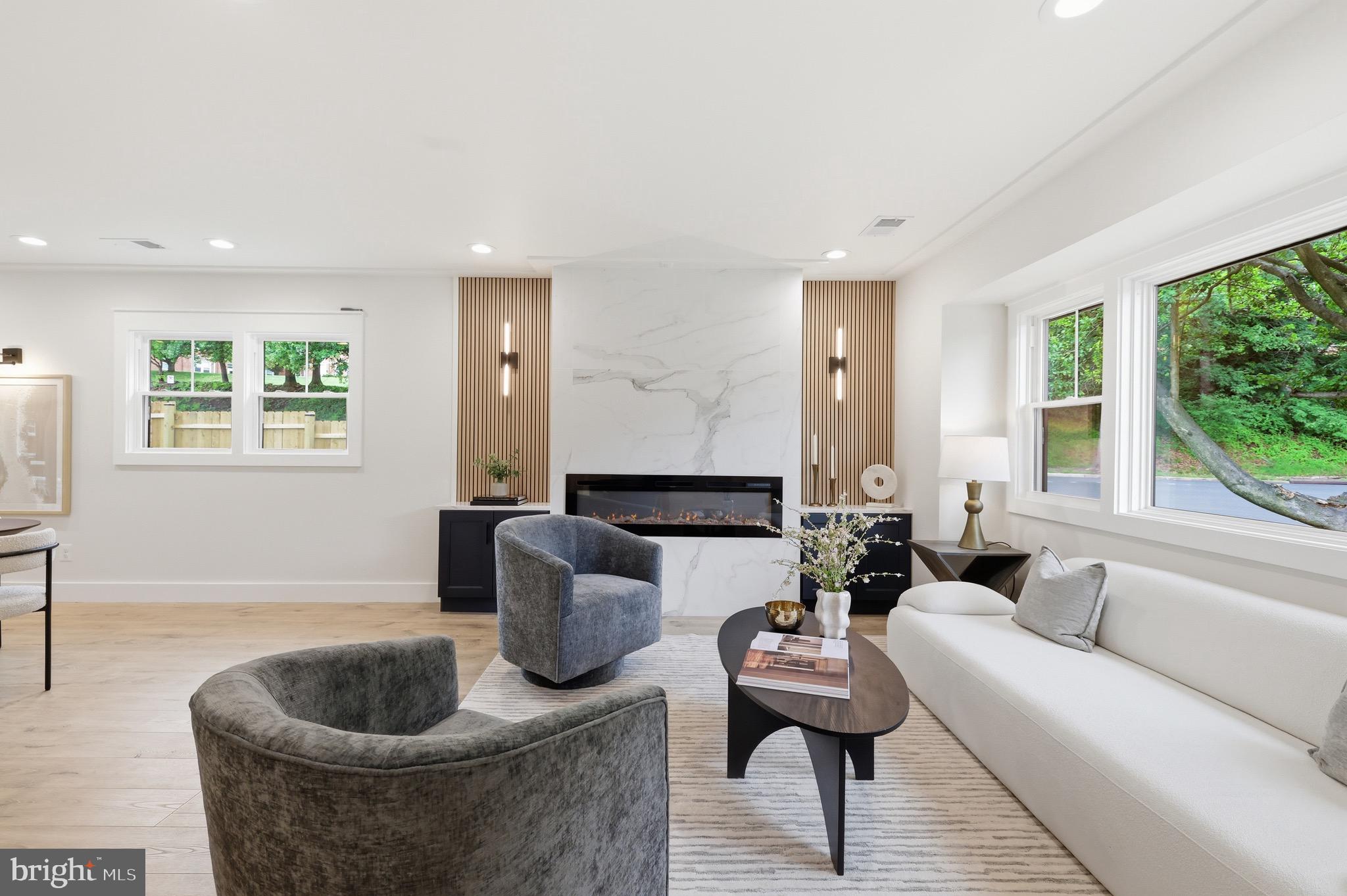 BOULEVARD MANOR - Residential