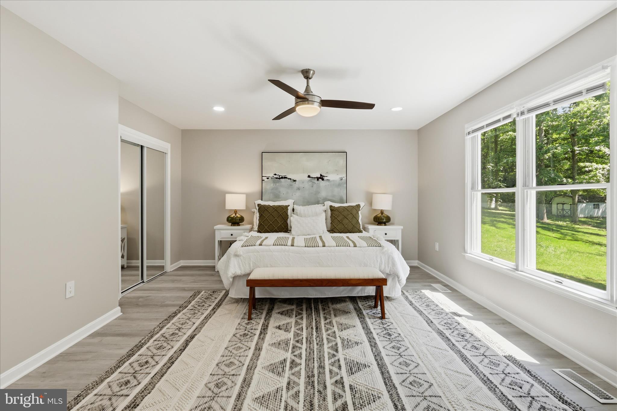 AVON CREST - Residential