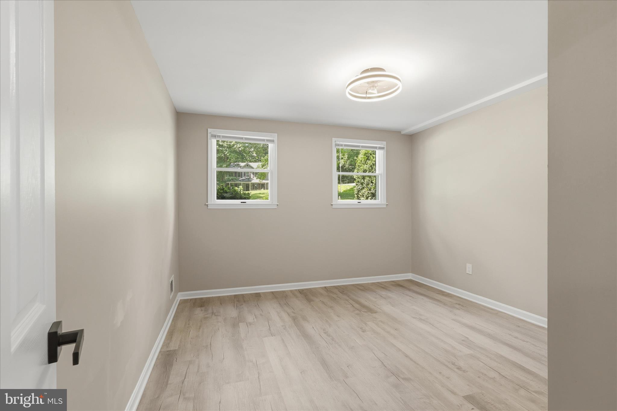 AVON CREST - Residential
