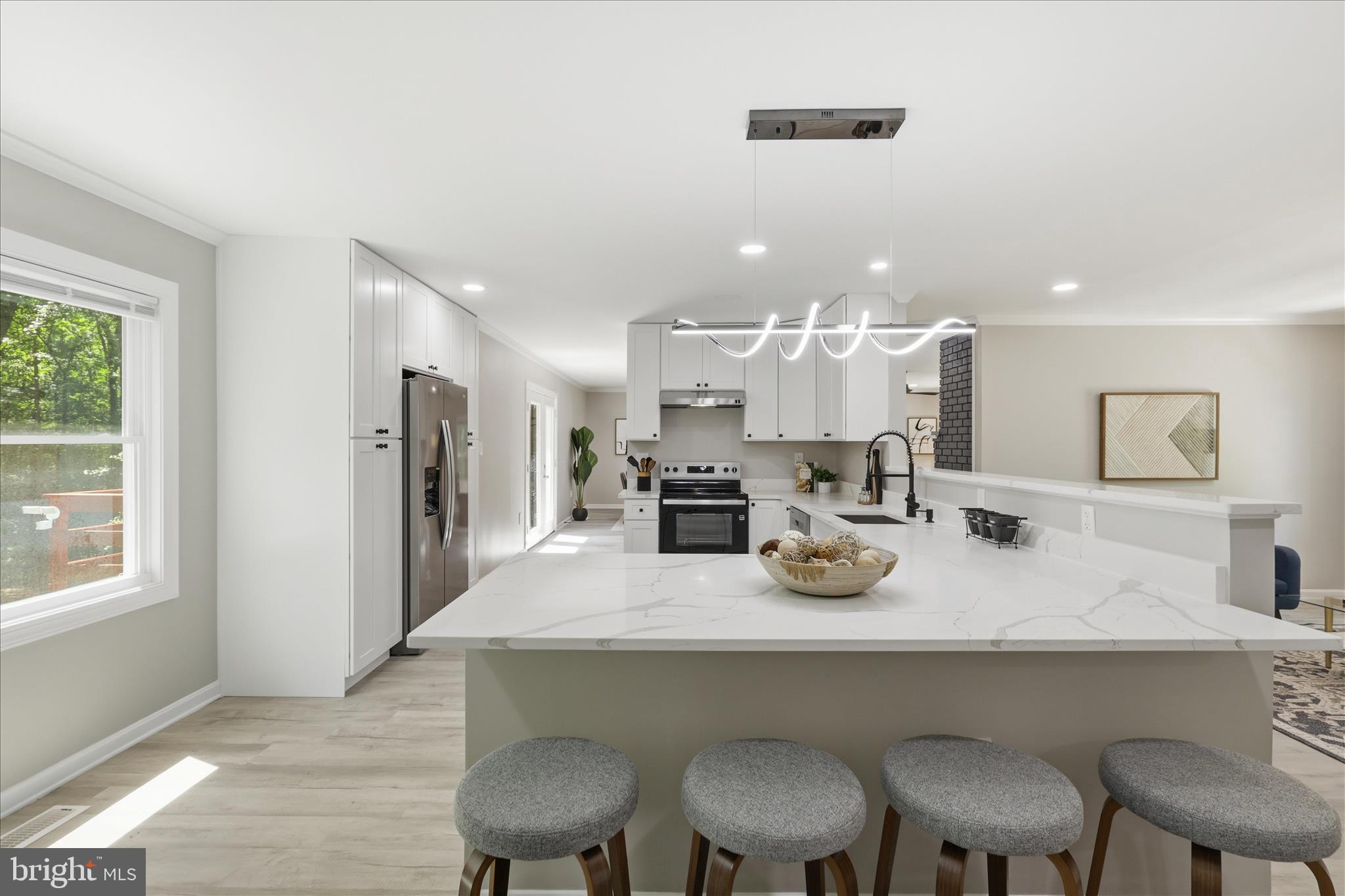 AVON CREST - Residential