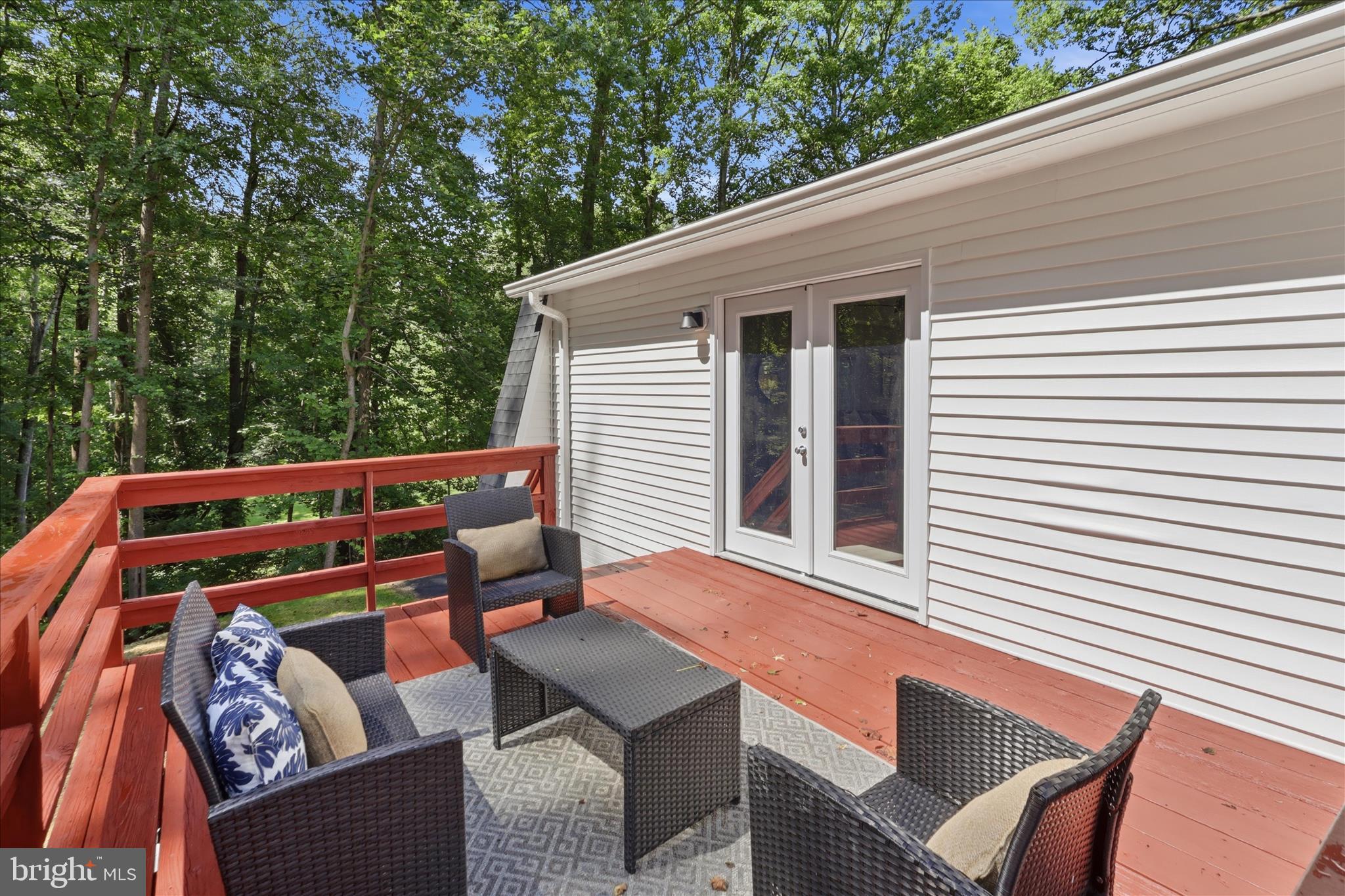 AVON CREST - Residential