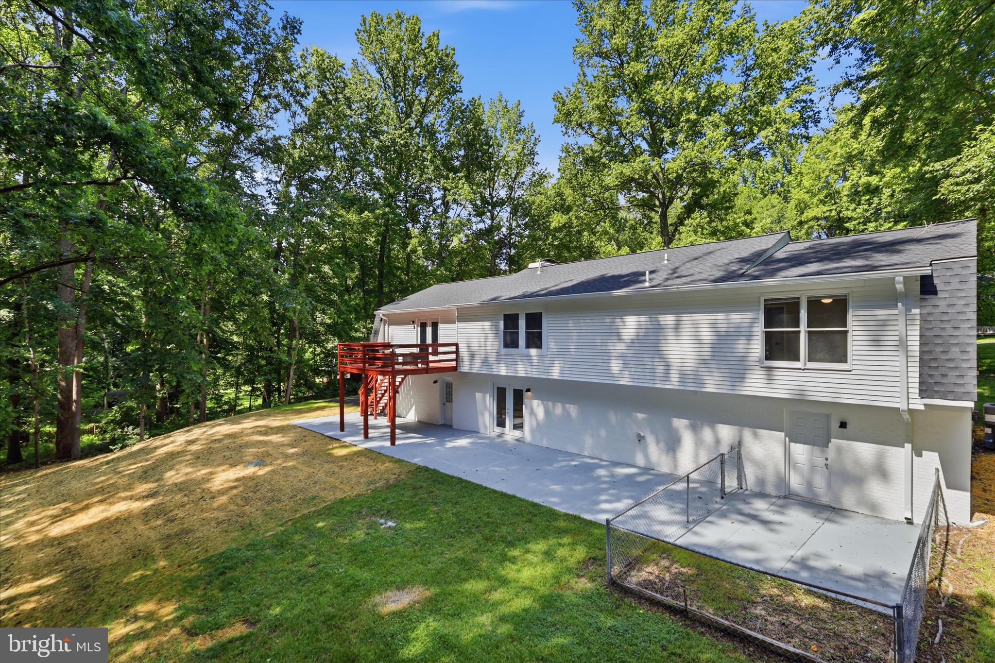 AVON CREST - Residential