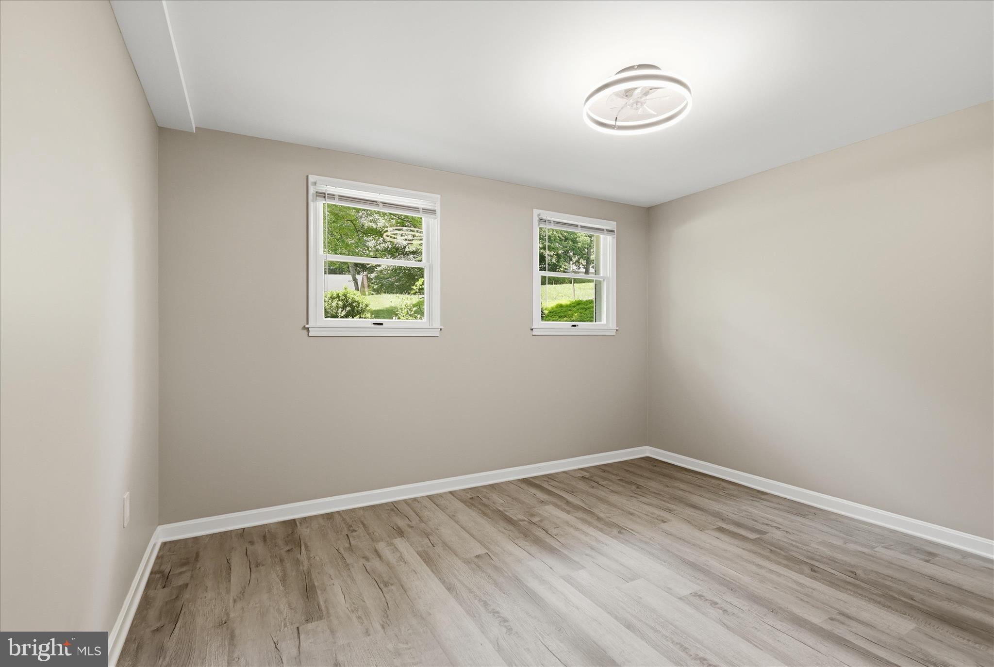 AVON CREST - Residential