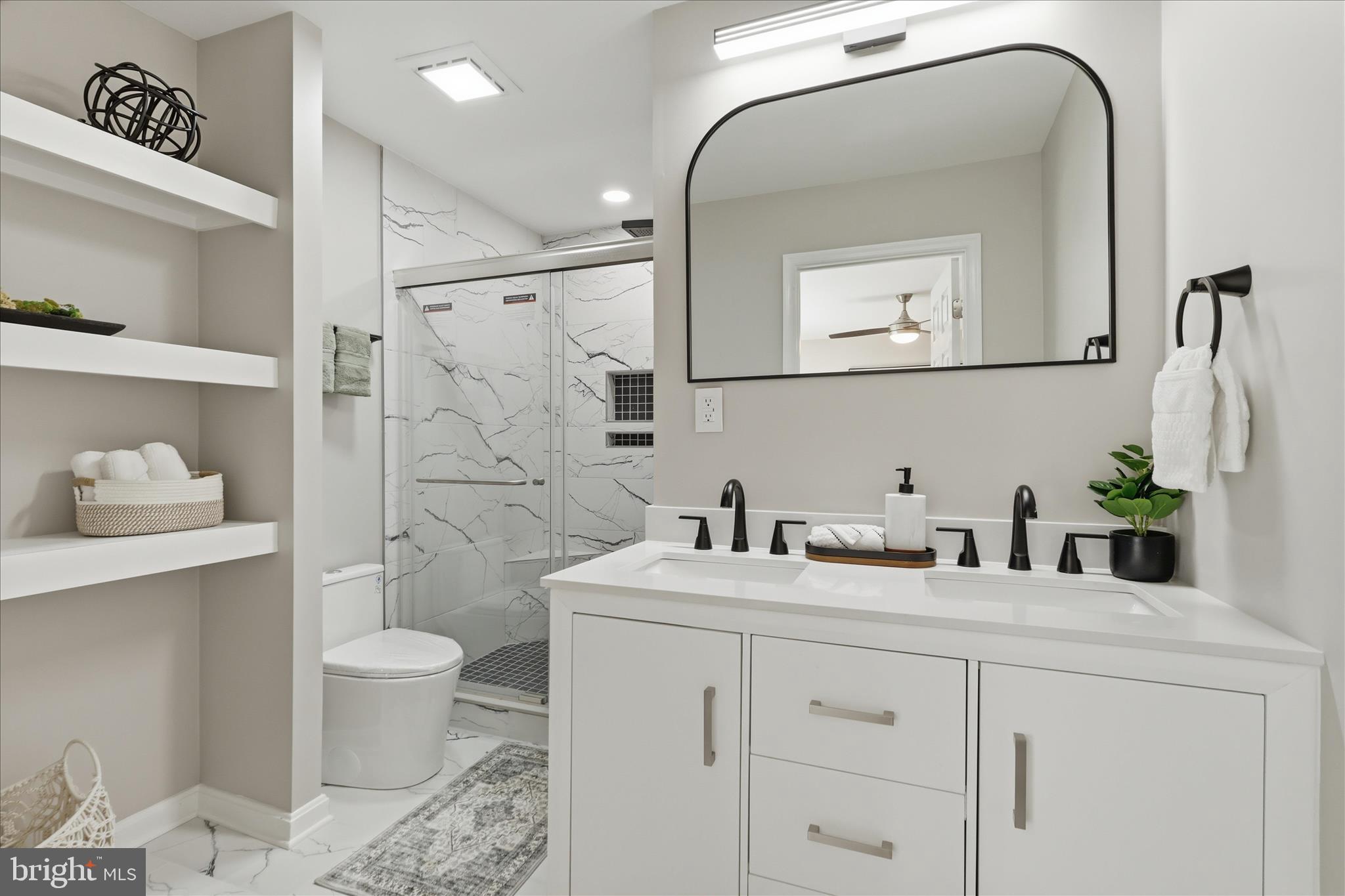 AVON CREST - Residential