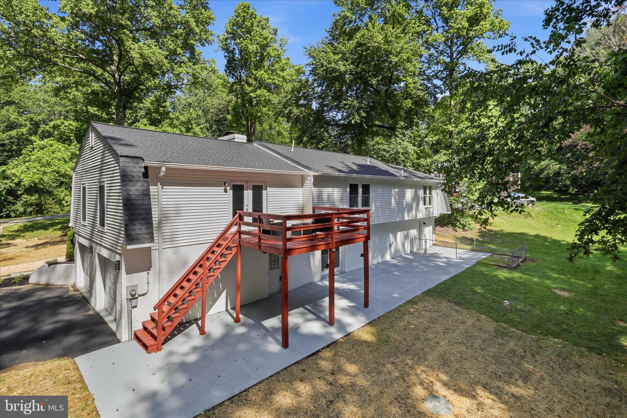 AVON CREST - Residential
