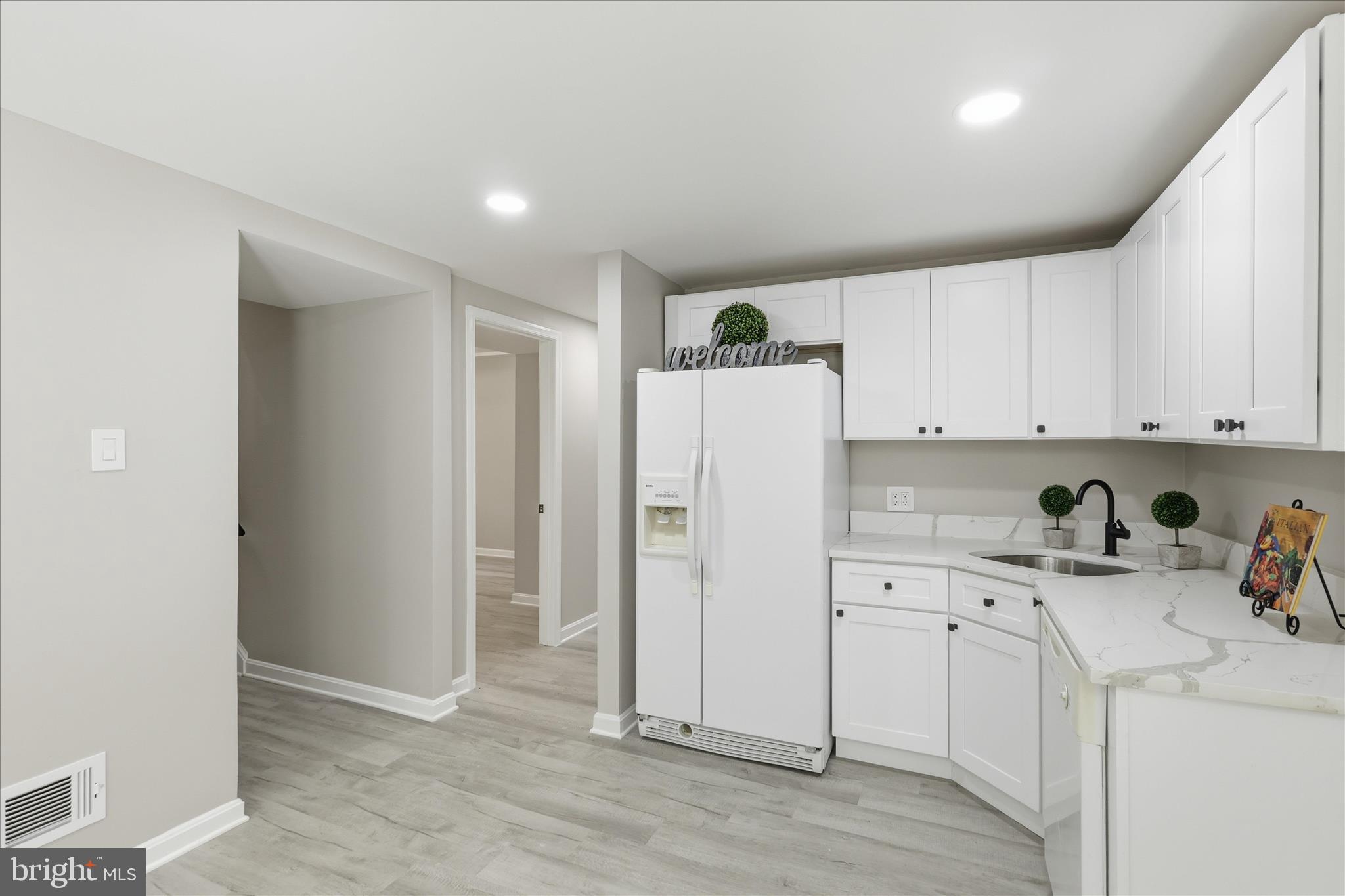 AVON CREST - Residential