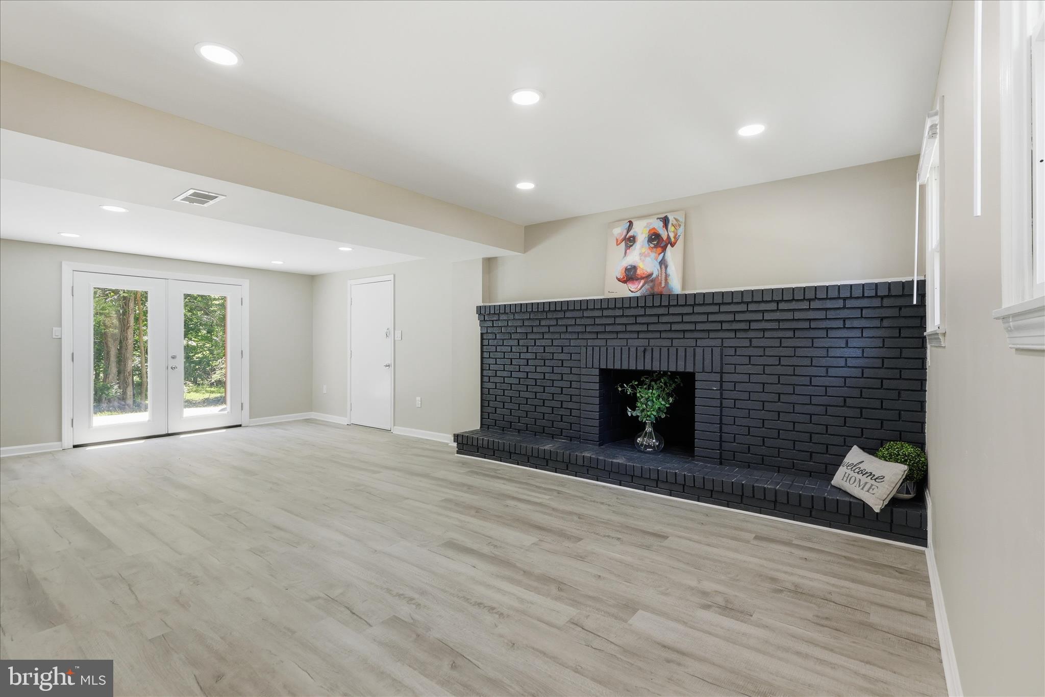 AVON CREST - Residential