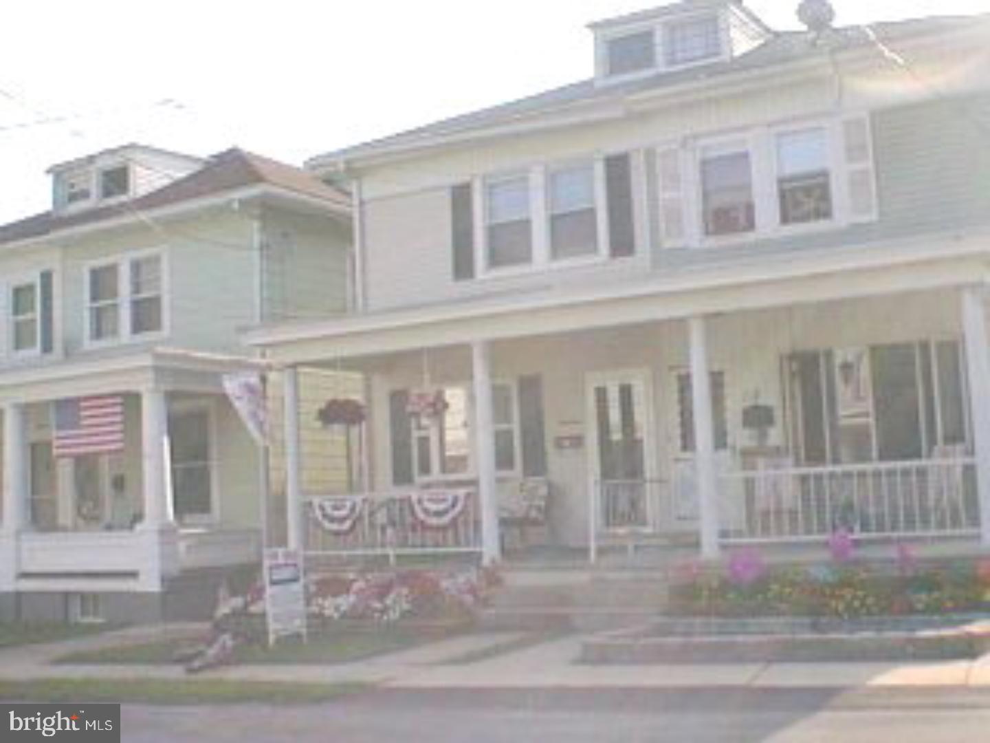 NICELY REDONE HOME WITH 12X12 DECK OFF KITCHEN; KITCHEN HAS ROOMY PANTRY AND LL HAS 1/2 BATH; NEW SIDING 2002, NEW ROOF 2002, REPLACEMENT WINDOWS AND REWIRED ELECTRICAL SYSTEM; FULL ATTIC WITH DORMER WINDOWS; MOVE RIGHT IN. Mailing Address Continued: TREMONT Color: WHITE Amp: 200