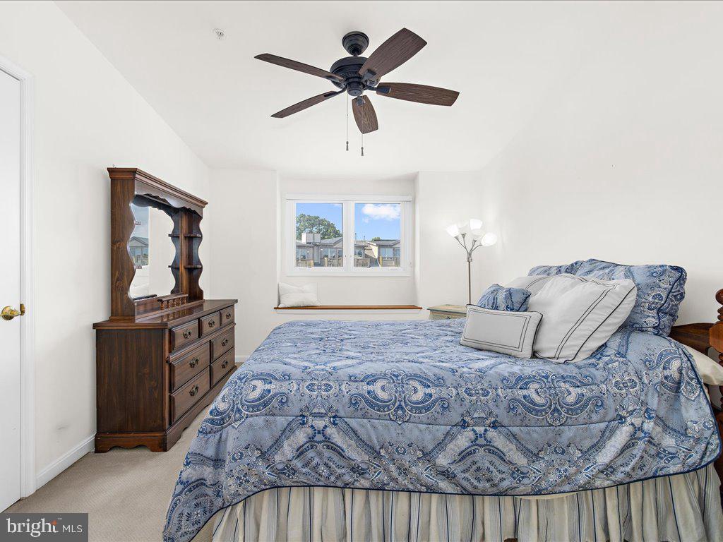 CHESAPEAKE HARBOUR - Residential