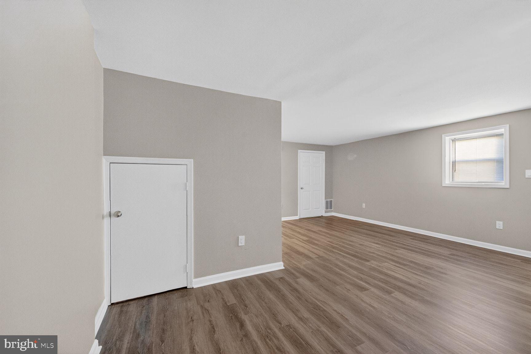 LAKE RIDGE - Residential