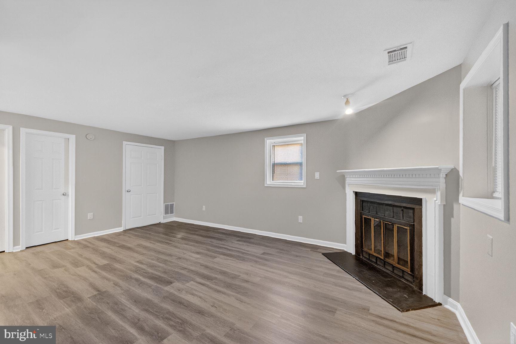 LAKE RIDGE - Residential
